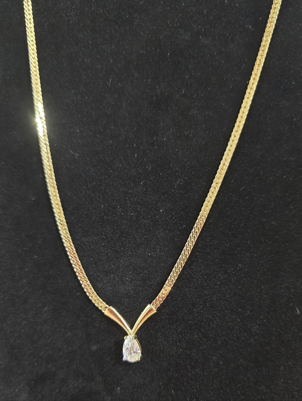 Elegant Gold-tone Teardrop Pendant Necklace